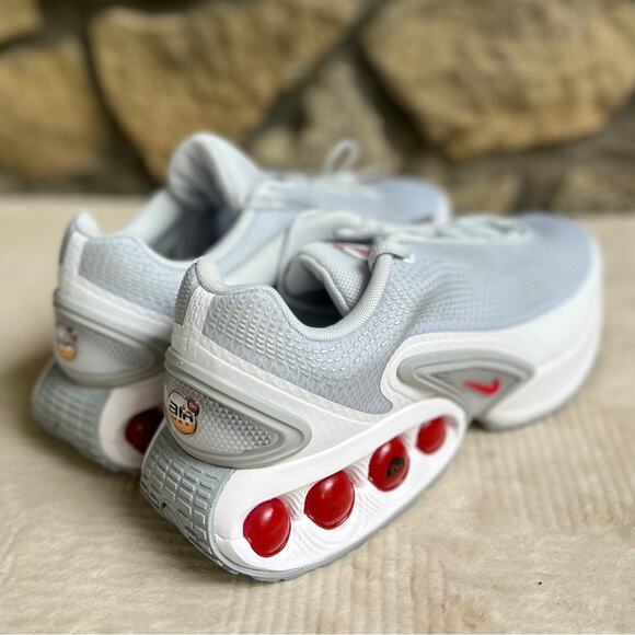 NEW Men’s Size 12 Nike Air Max Dn Sneaker Pure Platinum/Wolf Grey University Red - Picture 4 of 8